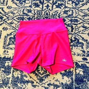 Alo | High-Waist Airlift Short in Neon Pink